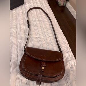 GIANNI CONTI Women's Smooth Leather Crossbody Bag - chestnut color